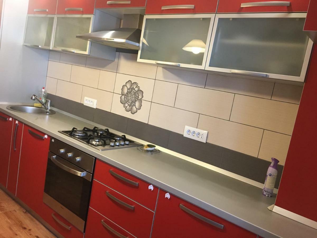 Апартаменты Apartament Antonia Тыргу-Окна Экстерьер фото