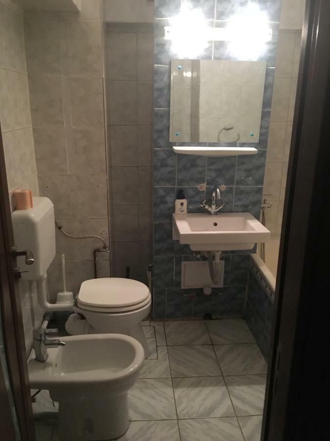 Апартаменты Apartament Antonia Тыргу-Окна Экстерьер фото