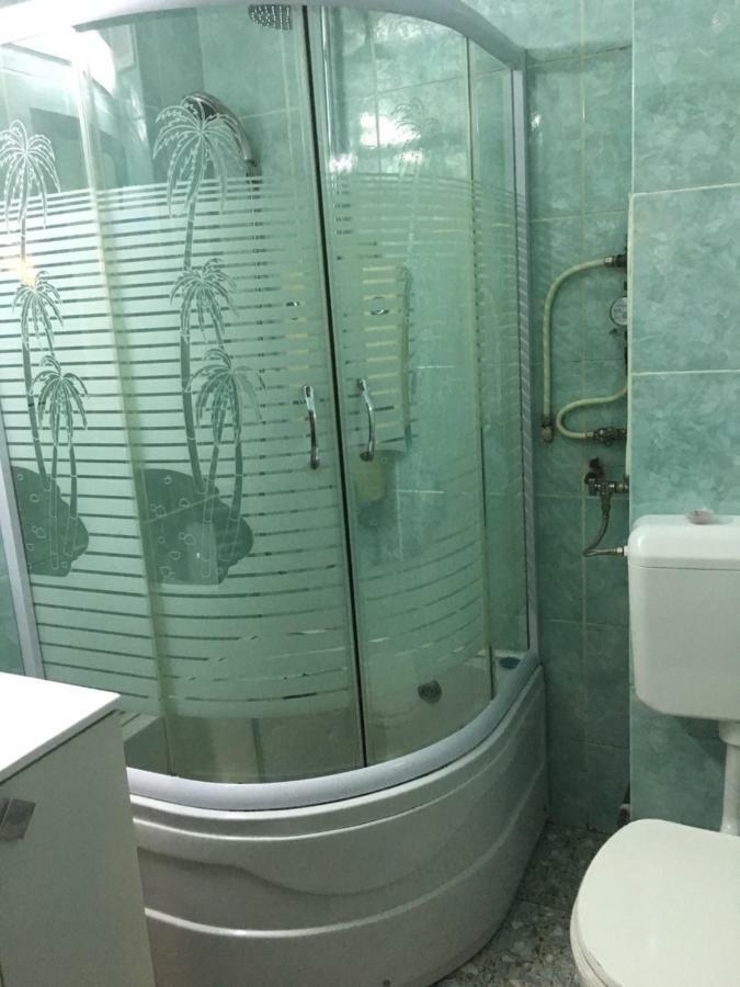 Апартаменты Apartament Antonia Тыргу-Окна Экстерьер фото