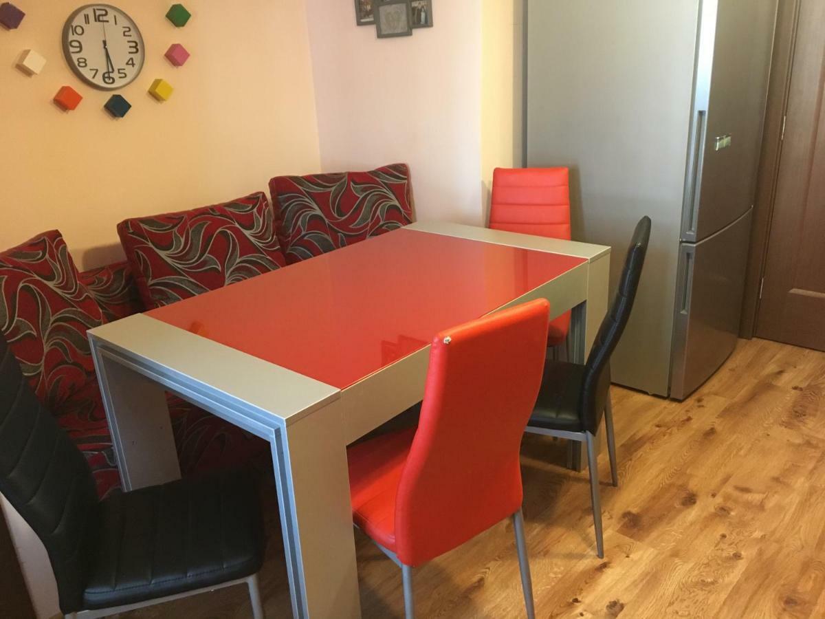 Апартаменты Apartament Antonia Тыргу-Окна Экстерьер фото