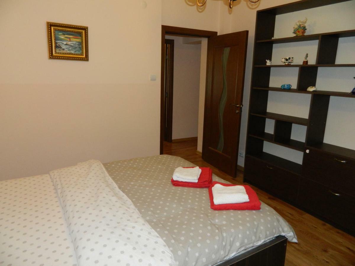 Апартаменты Apartament Antonia Тыргу-Окна Экстерьер фото