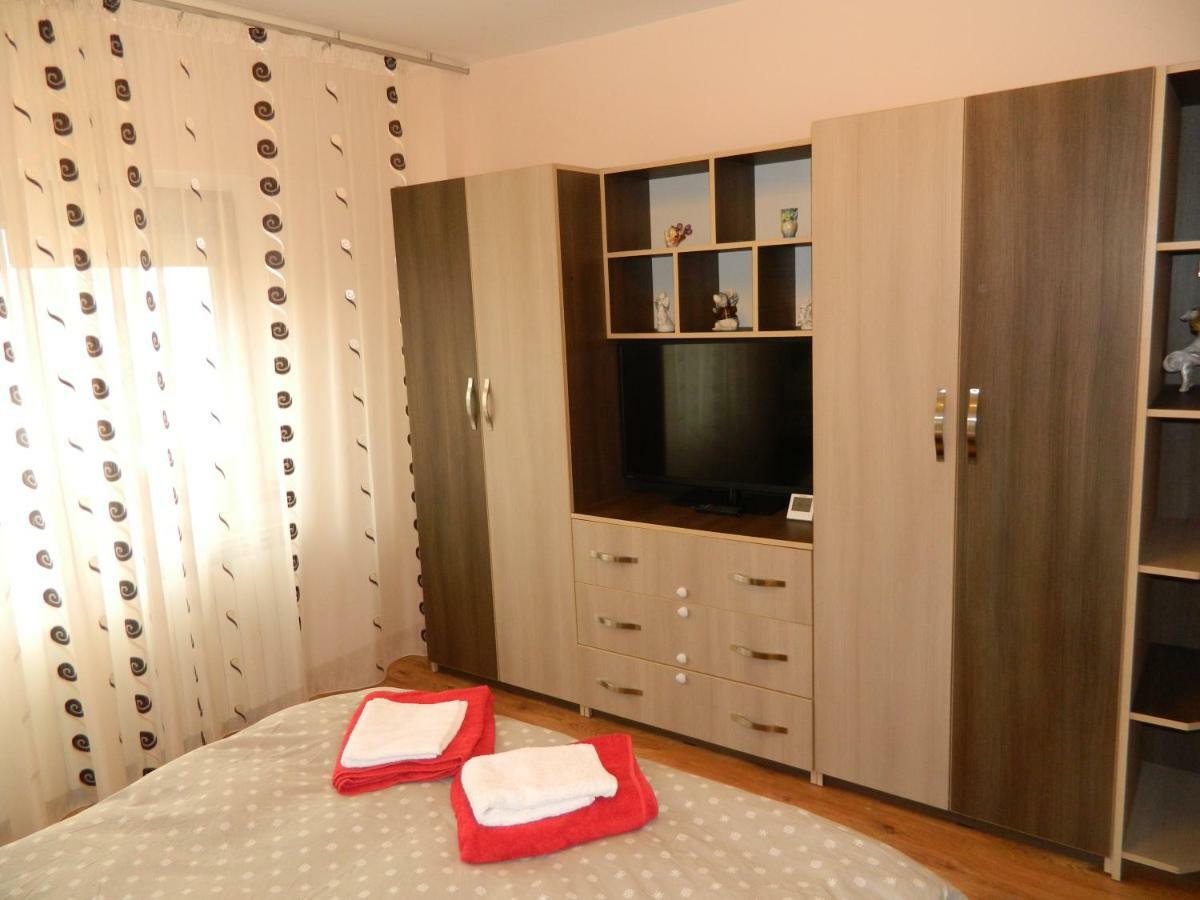 Апартаменты Apartament Antonia Тыргу-Окна Экстерьер фото