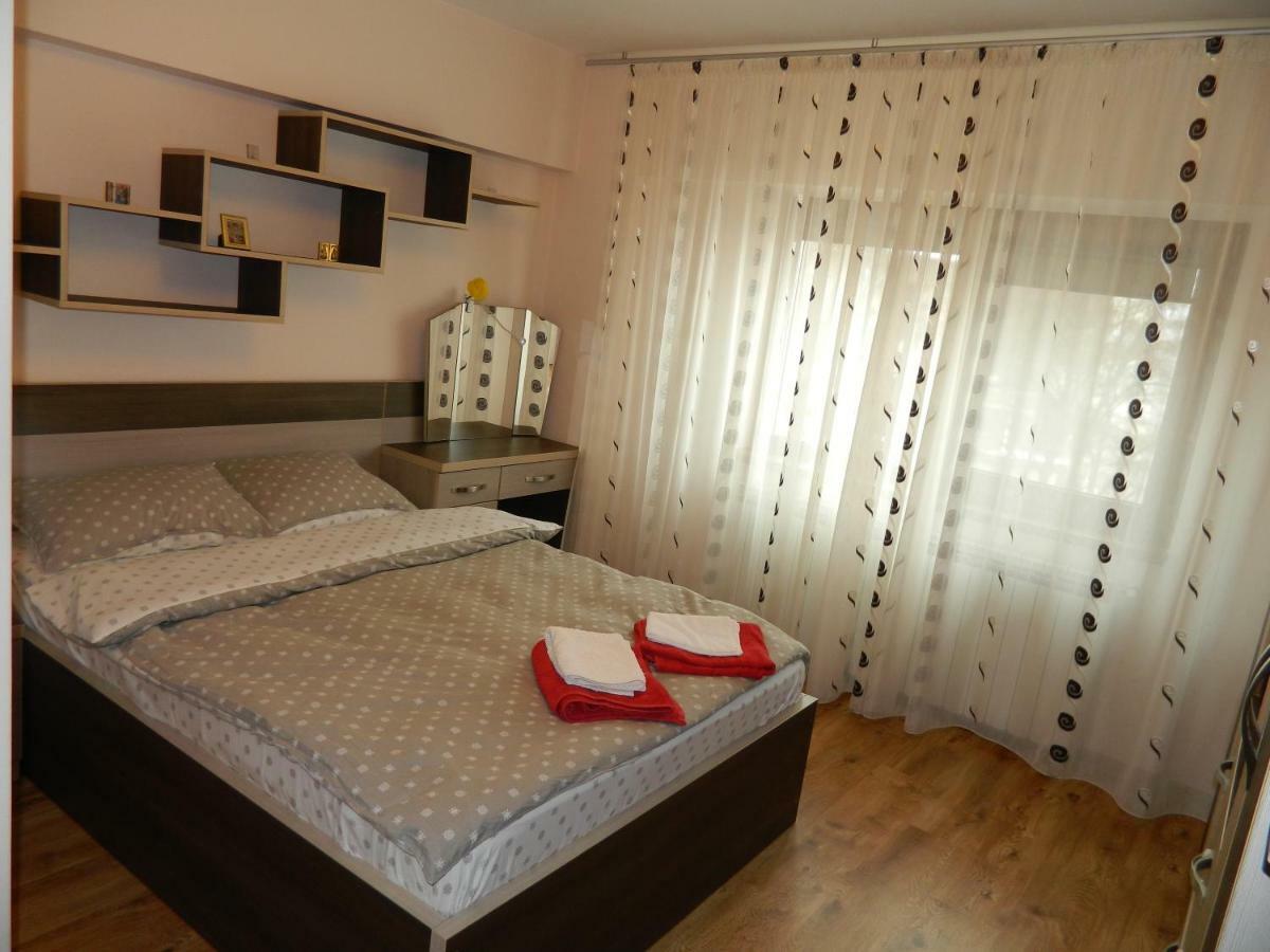 Апартаменты Apartament Antonia Тыргу-Окна Экстерьер фото