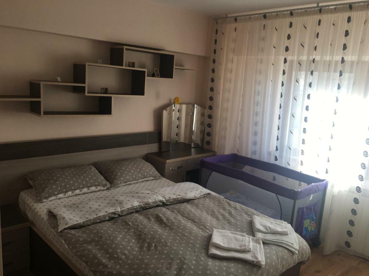 Апартаменты Apartament Antonia Тыргу-Окна Экстерьер фото